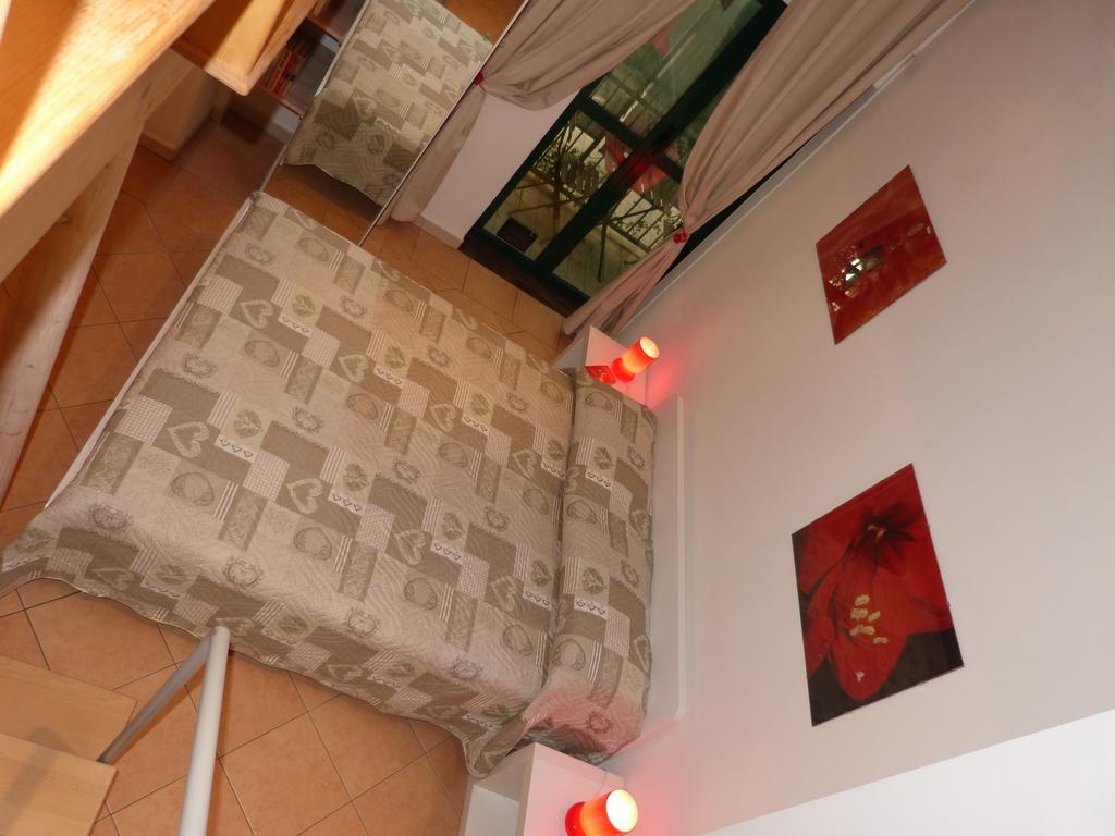 شقة Residenza Piazza San Francesco بولونيا الغرفة الصورة