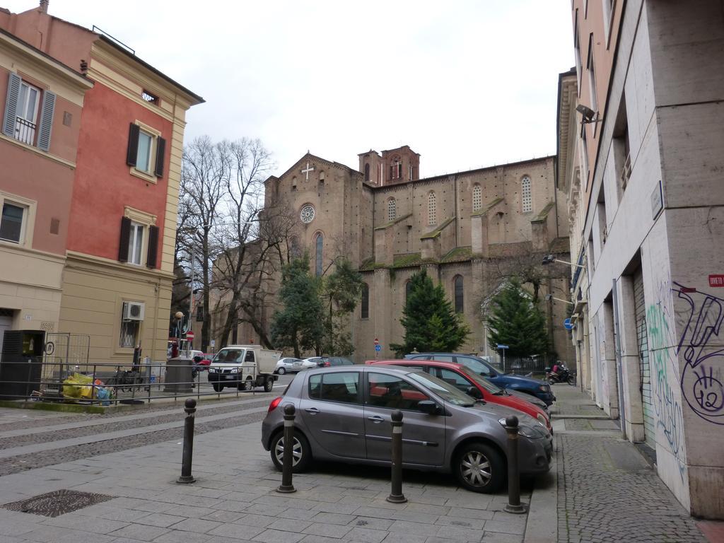 شقة Residenza Piazza San Francesco بولونيا الغرفة الصورة