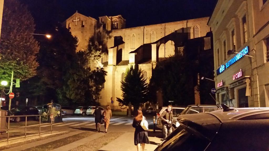 شقة Residenza Piazza San Francesco بولونيا الغرفة الصورة